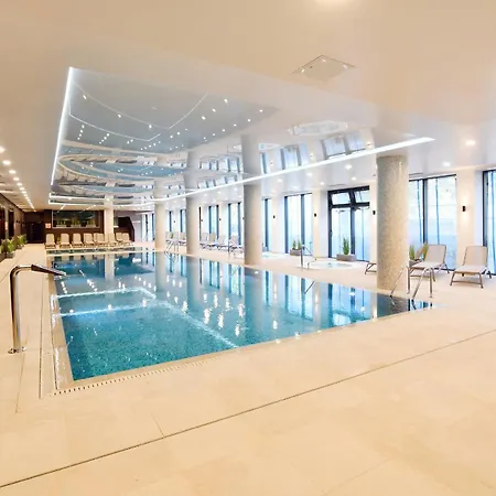 Nadmorskie Tarasy Z Basenami - Navigator Kolobrzeg