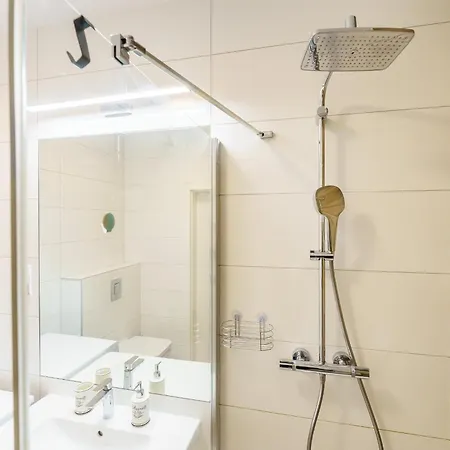 Apartment Nadmorskie Tarasy Z Basenami - Navigator *